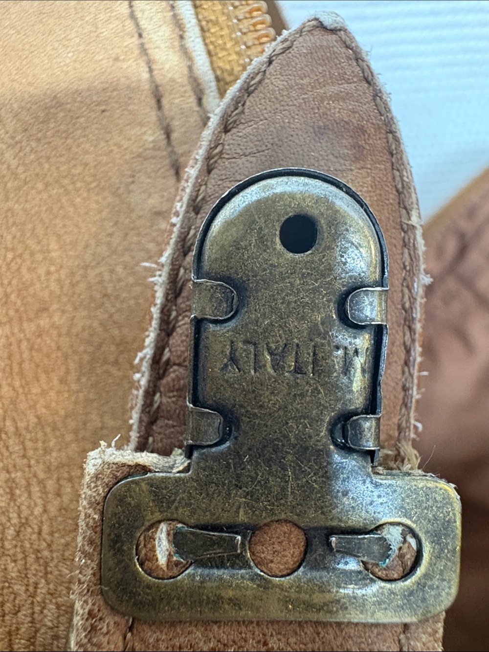 Cortez Colombian leather backpack - Picture 12 of 16